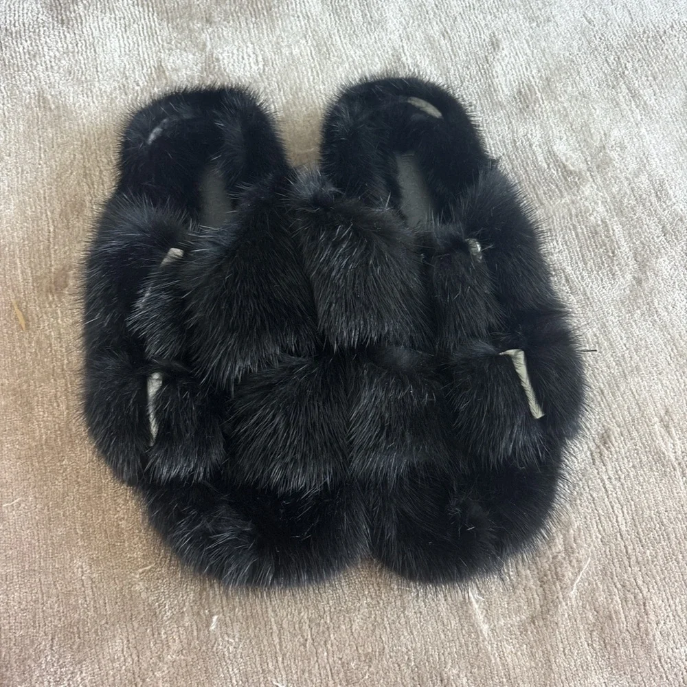 Linda Richard’s black mink slides - Picture 3 of 3